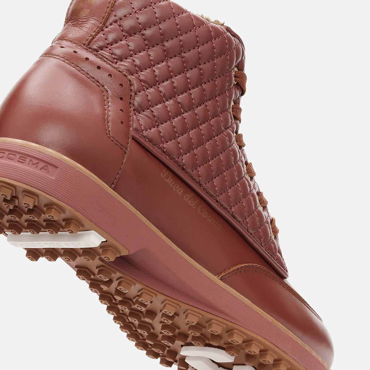 Women brown golf shoe